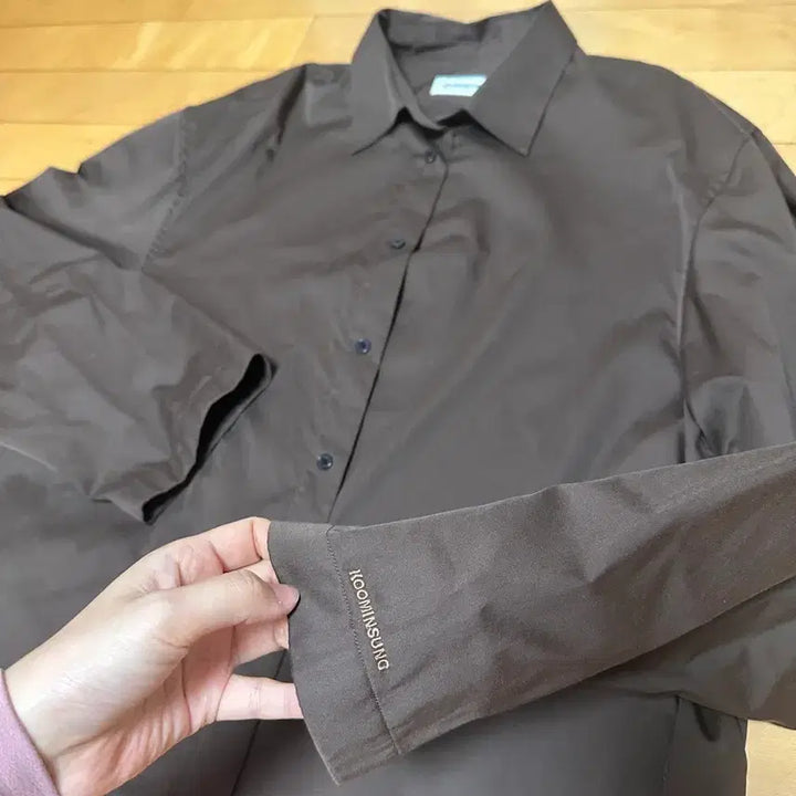 [BUNJANG] Koo Minseong Corgi Chocolate Shirt (M) / 구민성 corgi 셔츠 초콜릿 m사이즈(100-105)