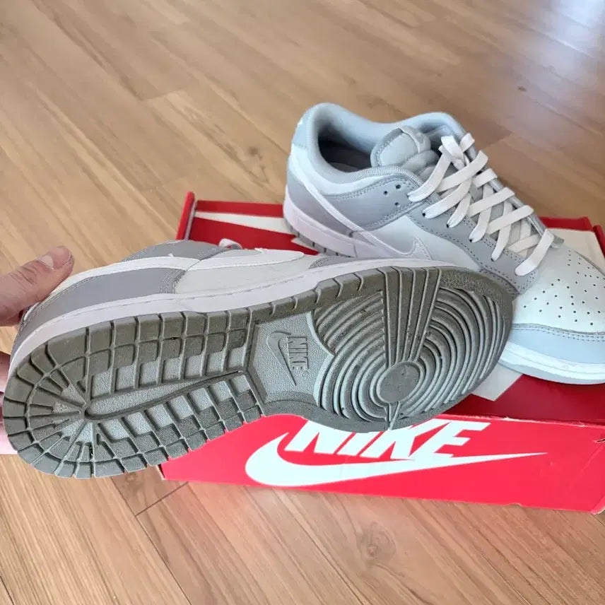 [BUNJANG] Nike Dunk Low Retro Wolf Grey Sneakers / 나이키 덩크 로우 레트로 울프 그레이 270 (us 9)