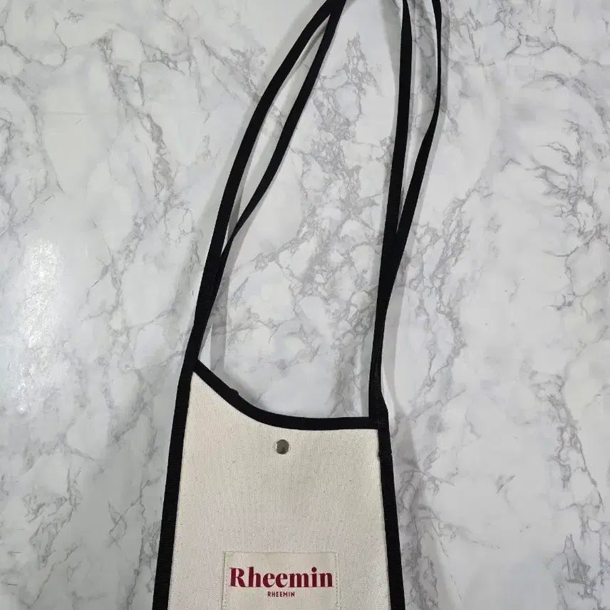 [BUNJANG] Leemeen Canvas Shoulder Bag / 리민 캔버스 숄더백