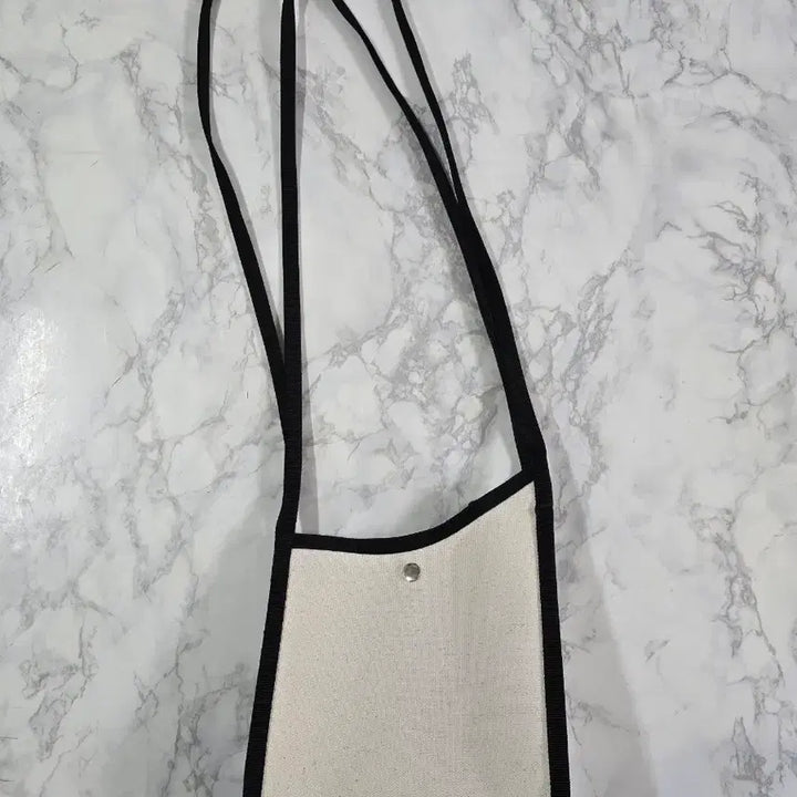 [BUNJANG] Leemeen Canvas Shoulder Bag / 리민 캔버스 숄더백