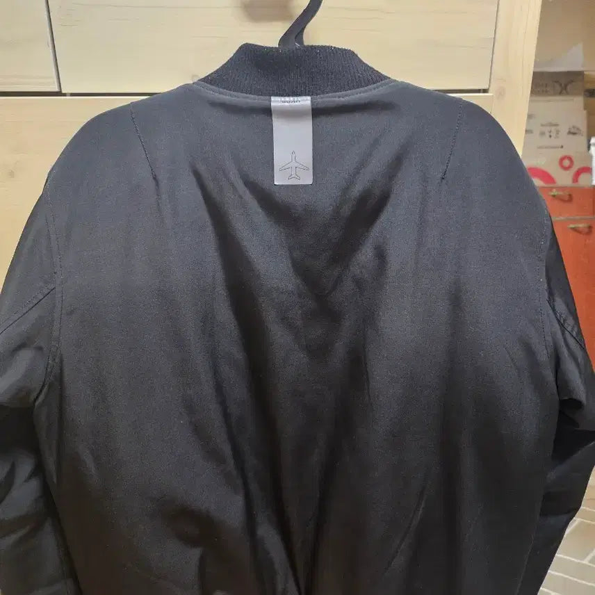[BUNJANG] Black Patch Detail Bomber Jacket / 항공점퍼