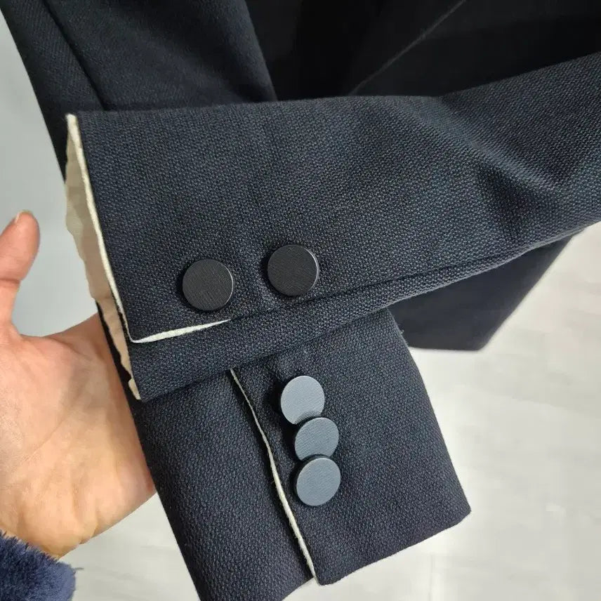 [BUNJANG] Black Slim Fit Jacket (Size S) / 여성 블랙 슬림 자켓