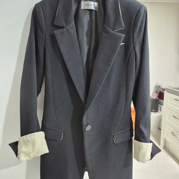 [BUNJANG] Black Slim Fit Jacket (Size S) / 여성 블랙 슬림 자켓