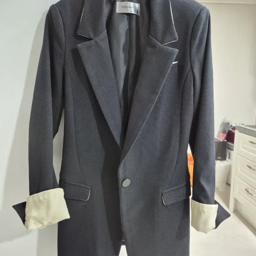 [BUNJANG] Black Slim Fit Jacket (Size S) / 여성 블랙 슬림 자켓