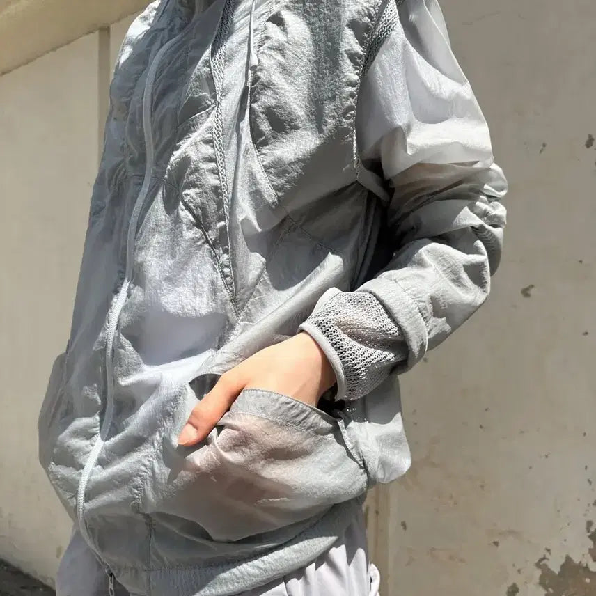 [BUNJANG] Sansan Gear Emulsive Windbreaker Jacket (Gray, Size 2) / 산산기어 바람막이 EMULSIVE 자켓 그레이 2사이즈