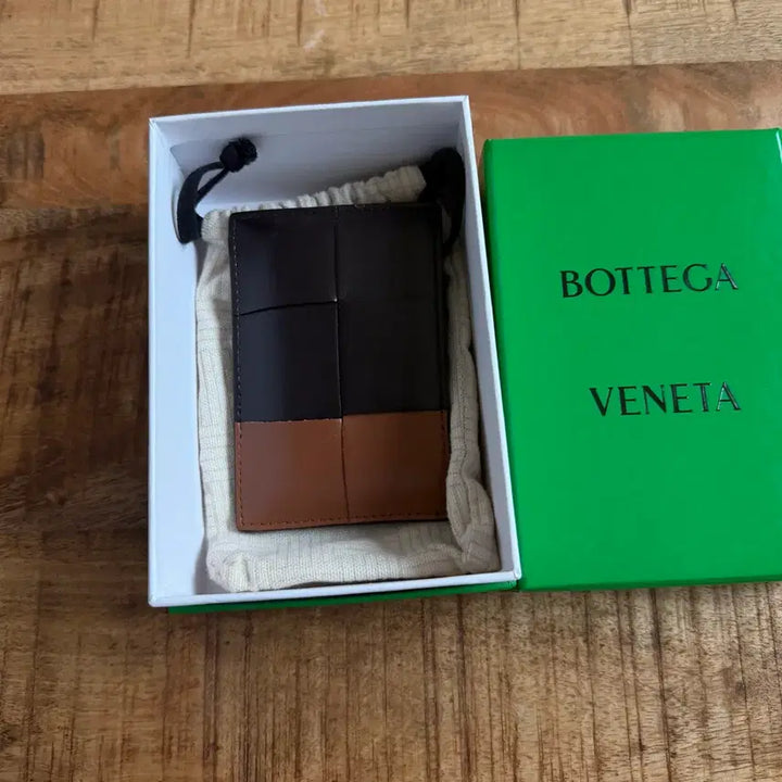 [BUNJANG] Bottega Veneta Cassette Credit Card Wallet / 보테가 베네타 카세트 크레딧 카드지갑