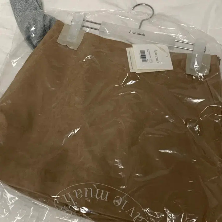 [BUNJANG] Avie Muah Suede Buckle Mini Skirt / 아비에무아 스웨이드 버클 미니스커트