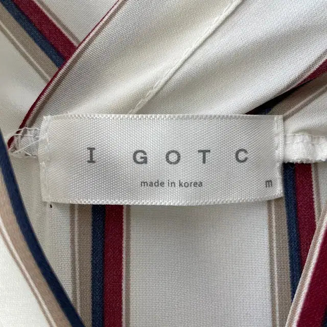 [BUNJANG] I GOT C Ivory Stripe V-neck Blouse / I GOT C 아이갓씨 아이보리 스트라이프 브이넥 블라우스