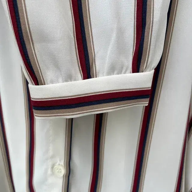 [BUNJANG] I GOT C Ivory Stripe V-neck Blouse / I GOT C 아이갓씨 아이보리 스트라이프 브이넥 블라우스