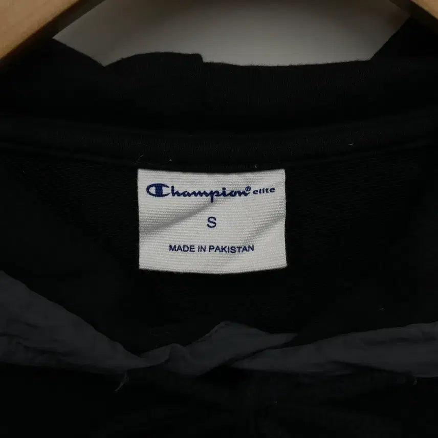 [BUNJANG] Champion Black Hoodie / 챔피온 블랙 후드티