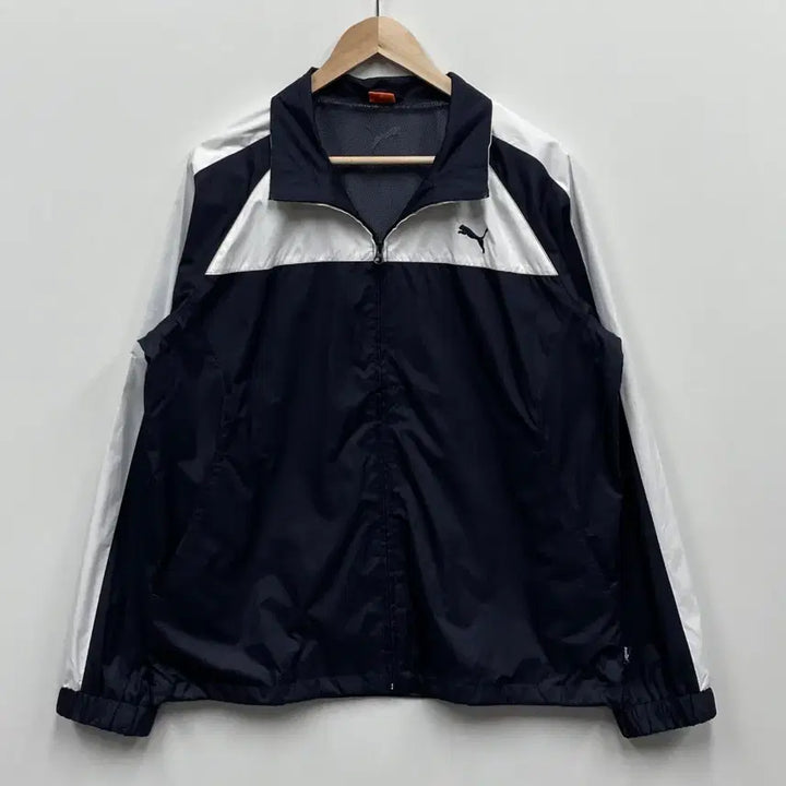 [BUNJANG] Puma Black/White Windbreaker Jacket / 푸마 블랙/화이트 바람막이 자켓