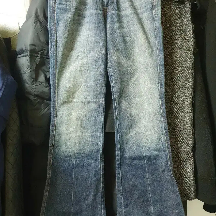 [SOLD OUT] 세븐진 워싱 부츠컷 청바지 25