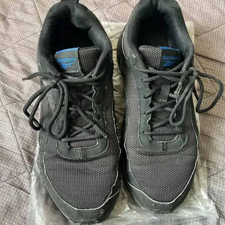 [BUNJANG] Reebok Black Sneakers / 리복 운동화