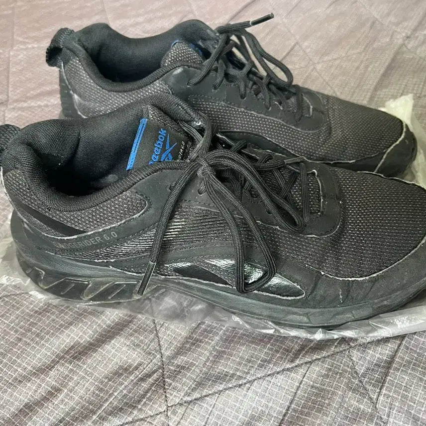 [BUNJANG] Reebok Black Sneakers / 리복 운동화