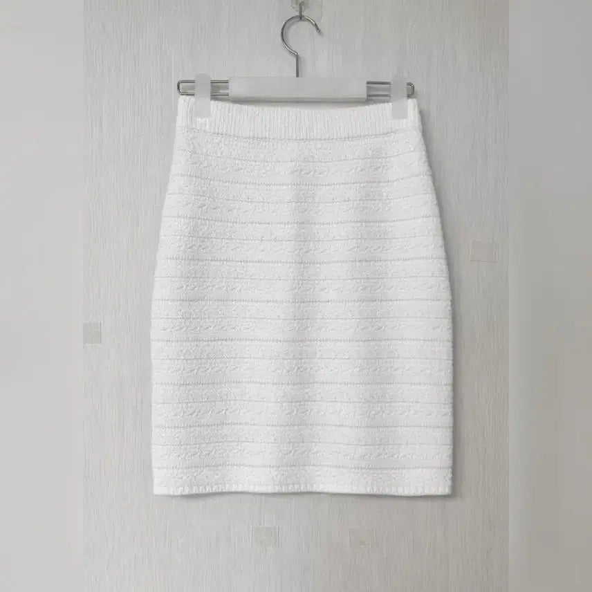 [BUNJANG] Find H White Knit Skirt / 파인드에이치 find h 화이트 니트스커트