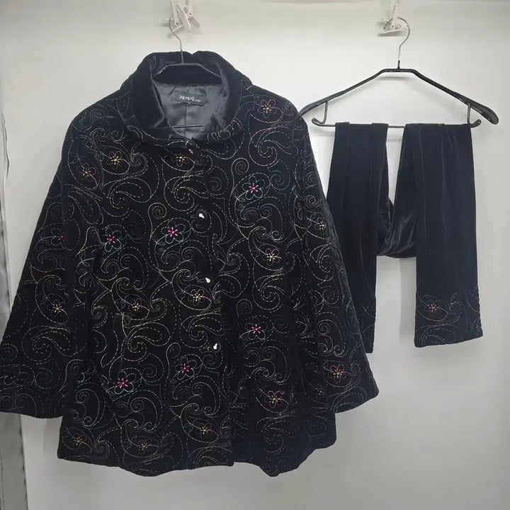 [BUNJANG] Vintage Velvet Embroidered Jacket &amp; Muffler Set / 정영지 벨벳 자수 자켓 + 머플러 세트