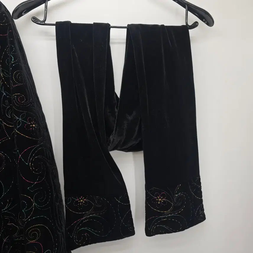 [BUNJANG] Vintage Velvet Embroidered Jacket &amp; Muffler Set / 정영지 벨벳 자수 자켓 + 머플러 세트