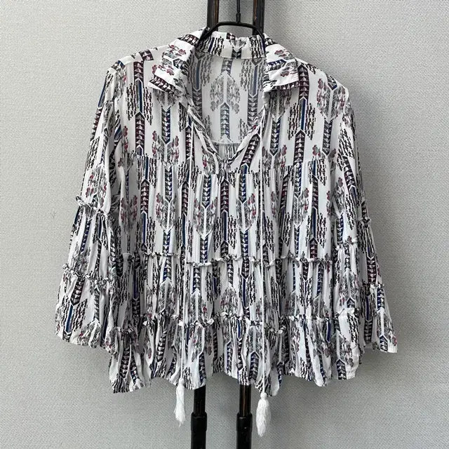 [BUNJANG] White Indie Printed Tiered Blouse / 화이트 인디 프린팅 티어드 블라우스