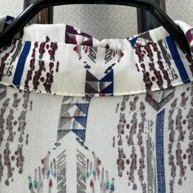 [BUNJANG] White Indie Printed Tiered Blouse / 화이트 인디 프린팅 티어드 블라우스