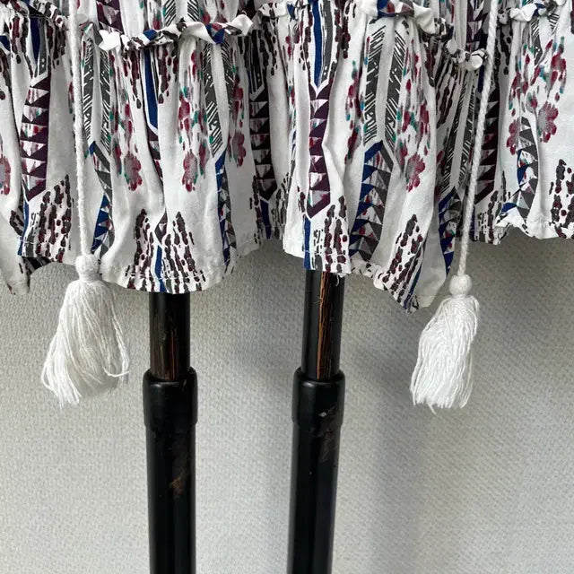 [BUNJANG] White Indie Printed Tiered Blouse / 화이트 인디 프린팅 티어드 블라우스
