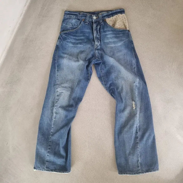 [SOLD OUT] 희귀초레어 일본 리바이스 엔지니어드진 루즈핏 신치백유럽서부르는게값