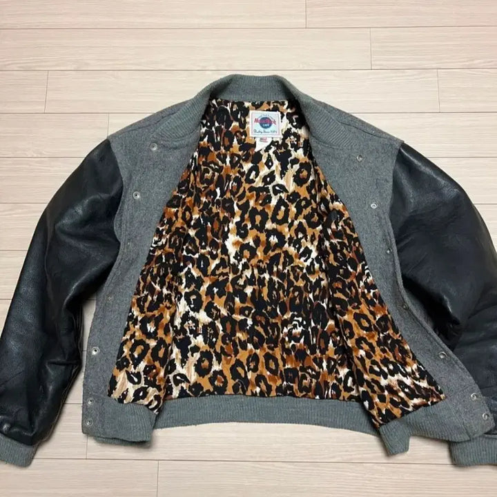 [BUNJANG] Hard Rock Cafe Honolulu Varsity Jacket / 하드락 카페 호놀룰루 스타디움  바시티 자켓