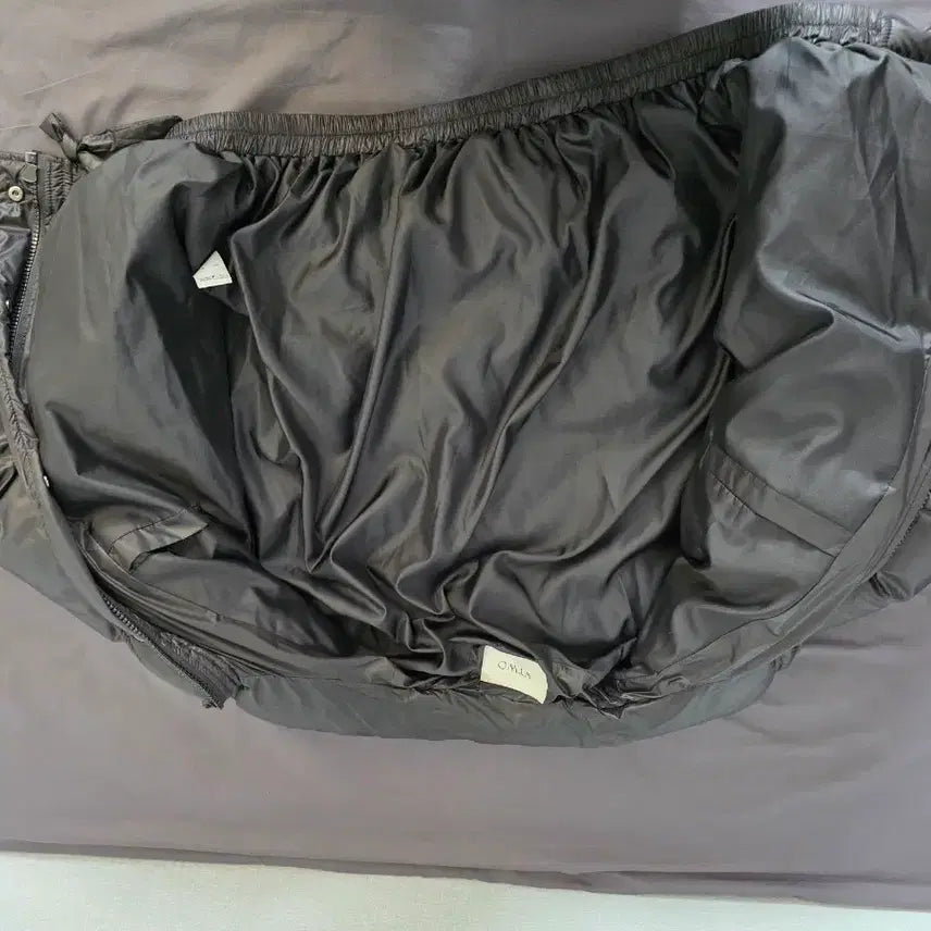 [BUNJANG] Vtwo Black Glossy Padded Jacket (M) / Vtwo 블랙 유광 패딩 M