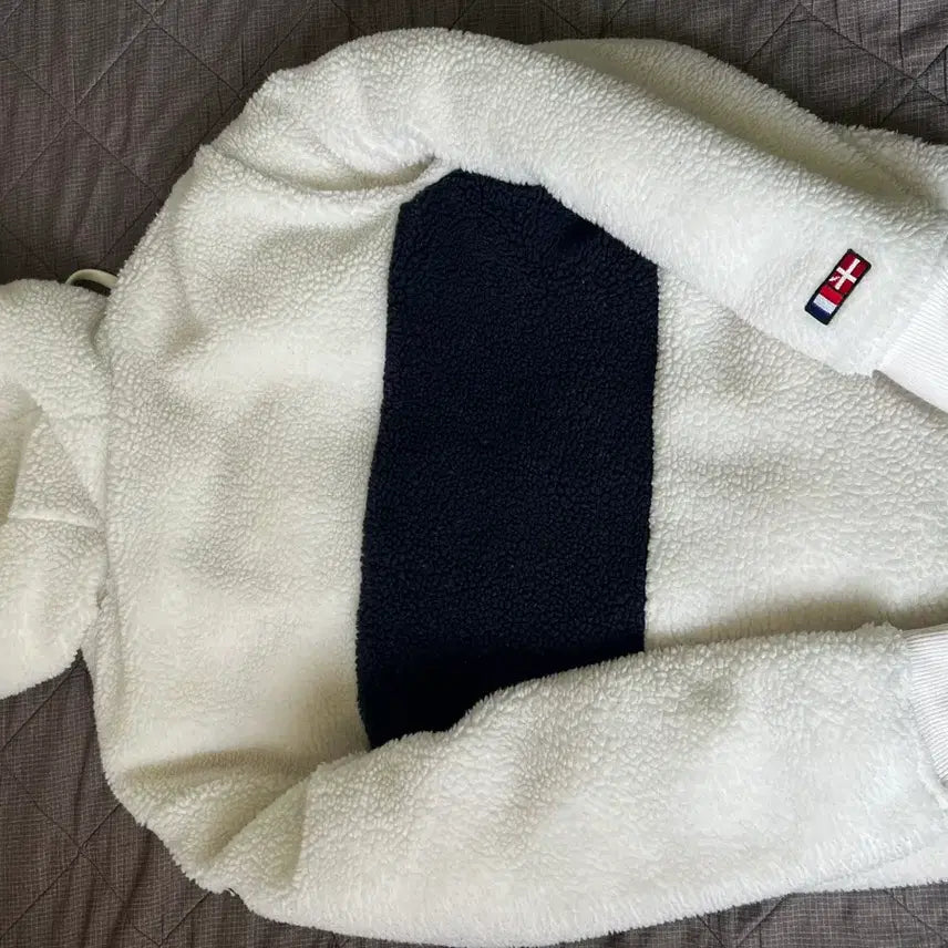 [BUNJANG] Eider Fleece Padded Hoodie / 아이더 뽀글이 패딩