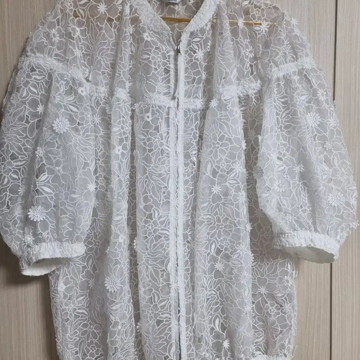 [SOLD OUT] 오브제OBZEE 플라워 레이스 집업 점퍼 화이트