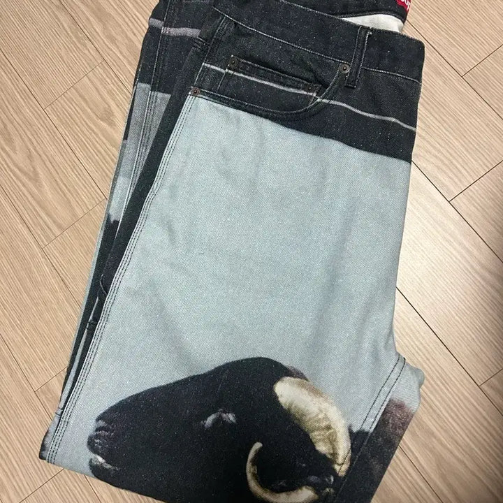 [BUNJANG] Supreme x Damien Hirst Painter Jeans Black - 25SS / 슈프림 x 데미안 허스트 페인터 진 블랙 - 25SS
