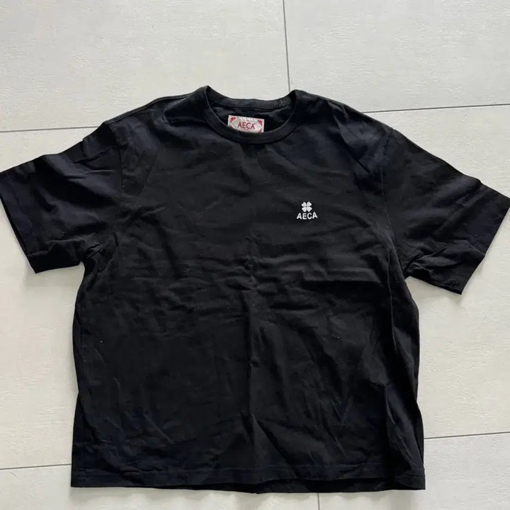 [BUNJANG] Aeka White Black T-shirt (2XL) / 에이카화이트_반팔티_검정(2XL)