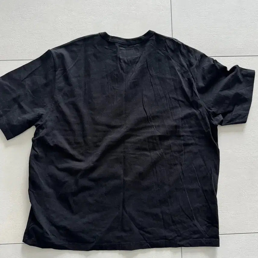 [BUNJANG] Aeka White Black T-shirt (2XL) / 에이카화이트_반팔티_검정(2XL)