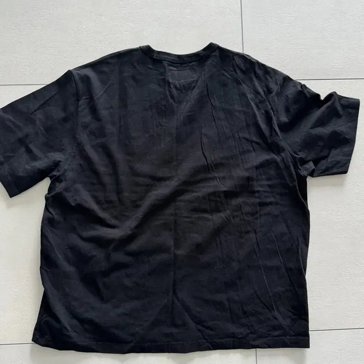 [BUNJANG] Aeka White Black T-shirt (2XL) / 에이카화이트_반팔티_검정(2XL)