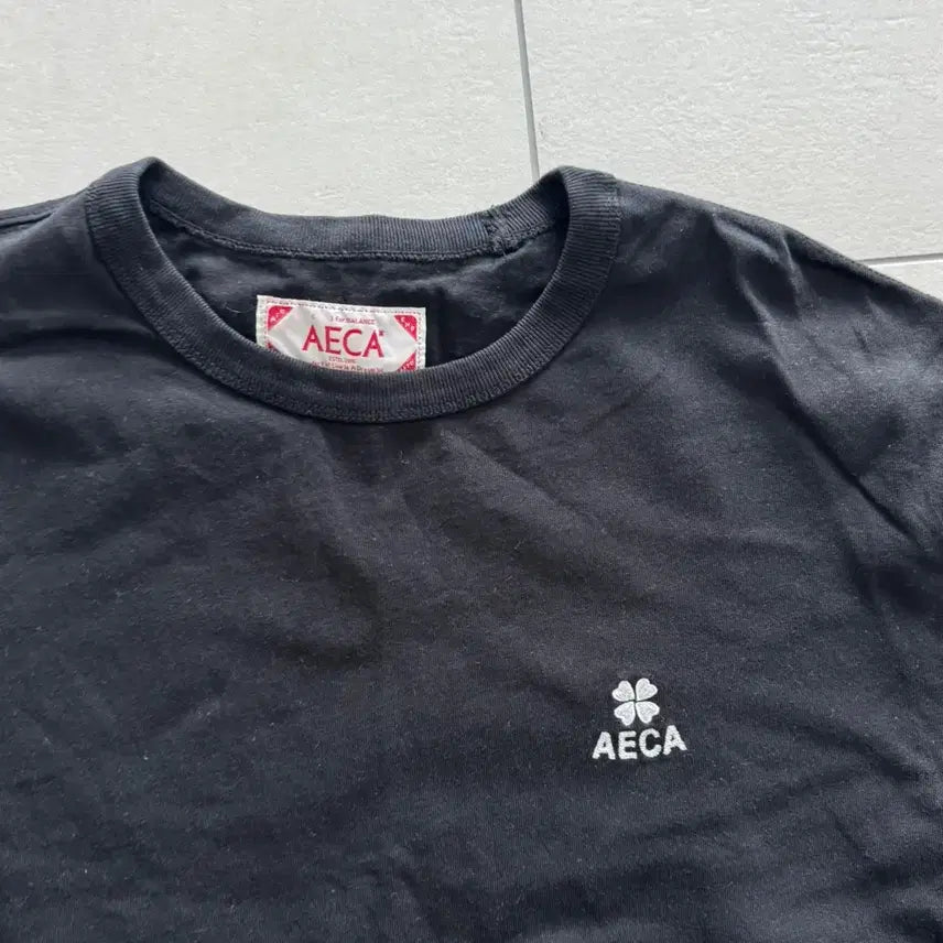 [BUNJANG] Aeka White Black T-shirt (2XL) / 에이카화이트_반팔티_검정(2XL)