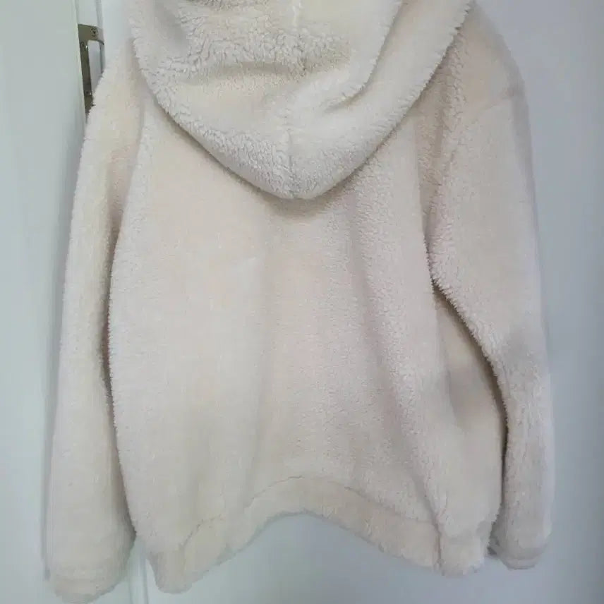 [BUNJANG] Clyde N Poggle Hooded Zip-Up Jacket White Fleece / 클라이드앤 뽀글이 후드 집업 자켓 85 화이트 양털 후리스 플리스
