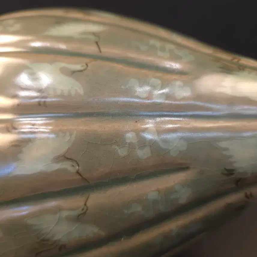 [BUNJANG] Celadon Porcelain Wine Bottle / 260417-4 상감청자 운학문 과릉형 주병