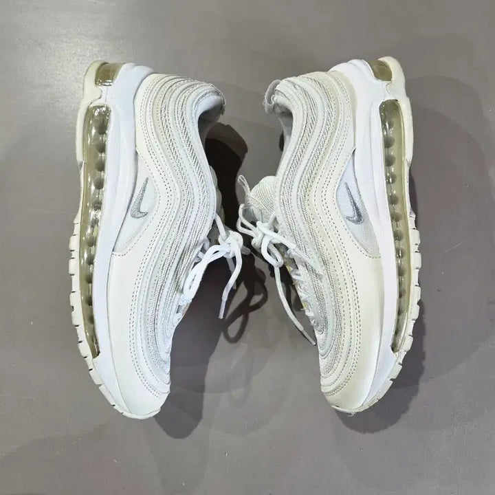 [BUNJANG] Nike Air Max 97 Triple White Sneakers / 나이키 에어맥스 97 트리플화이트 사이즈235