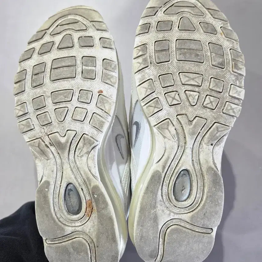 [BUNJANG] Nike Air Max 97 Triple White Sneakers / 나이키 에어맥스 97 트리플화이트 사이즈235