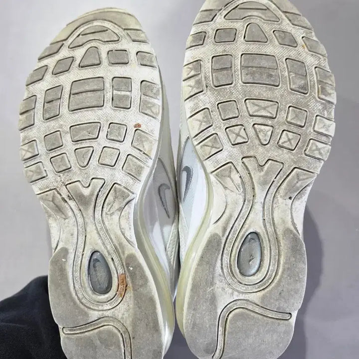 [BUNJANG] Nike Air Max 97 Triple White Sneakers / 나이키 에어맥스 97 트리플화이트 사이즈235