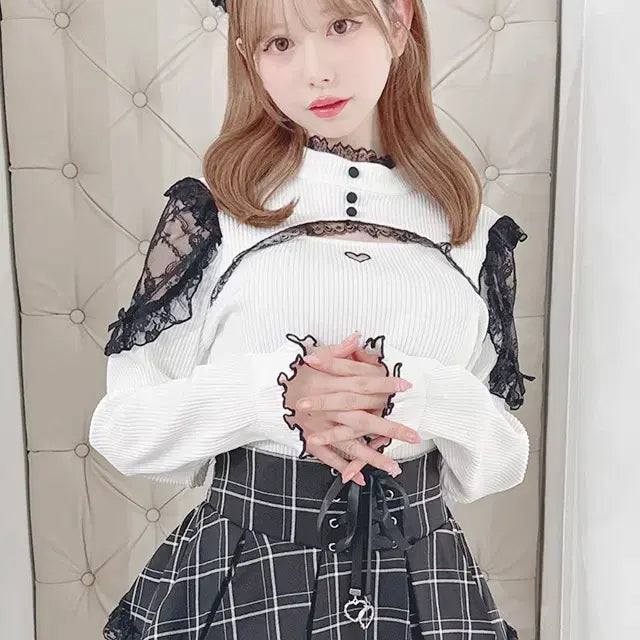 [BUNJANG] MARS Lace-Trimmed Teleco Knit Top / MARS 마즈 가슴 트임 어깨 레이스 텔레코 니트