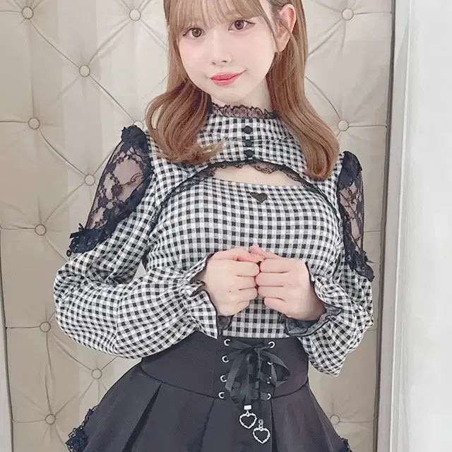 [BUNJANG] MARS Lace-Trimmed Teleco Knit Top / MARS 마즈 가슴 트임 어깨 레이스 텔레코 니트