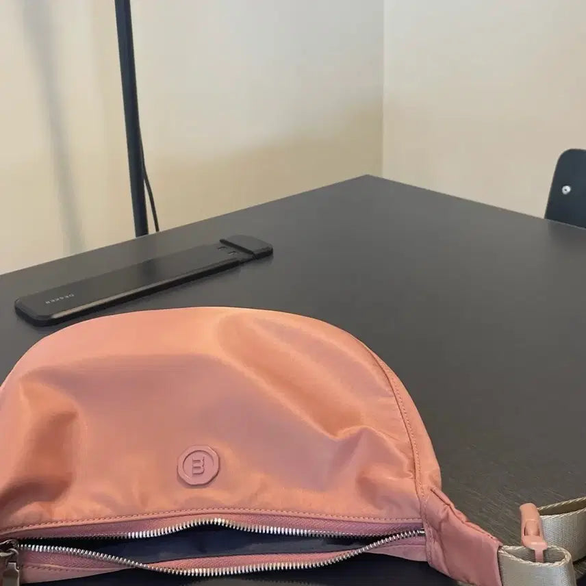 [BUNJANG] Minitmute Clo Waist Bag Pink / 미닛뮤트 클로 웨이스트백 핑크