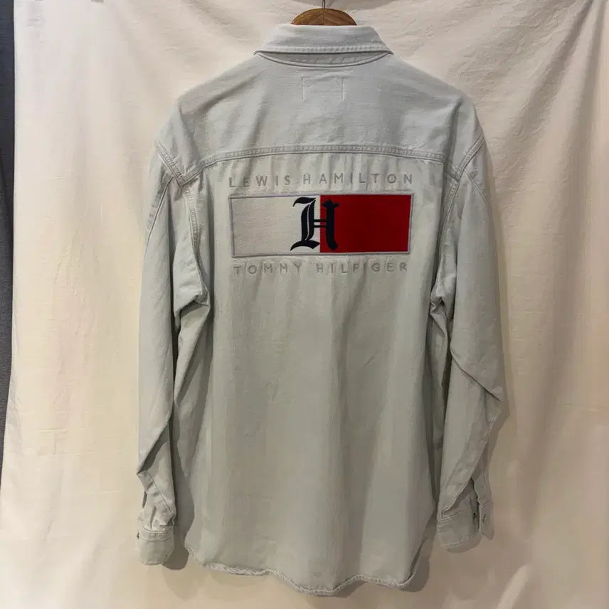 [BUNJANG] Tommy Hilfiger x Lewis Hamilton Denim Shirt / 타미힐피거x 루이스해밀턴 데님 셔츠 청남방