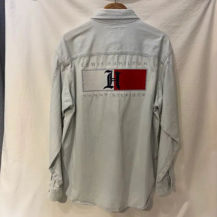[BUNJANG] Tommy Hilfiger x Lewis Hamilton Denim Shirt / 타미힐피거x 루이스해밀턴 데님 셔츠 청남방