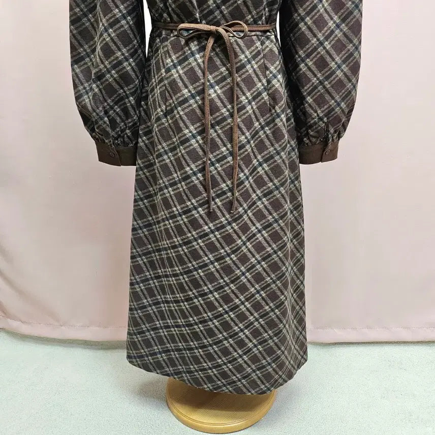 [BUNJANG] Oni Studio Brown Frill Collar Check Long Dress / oni studio 브라운 프릴카라 체크 롱원피스