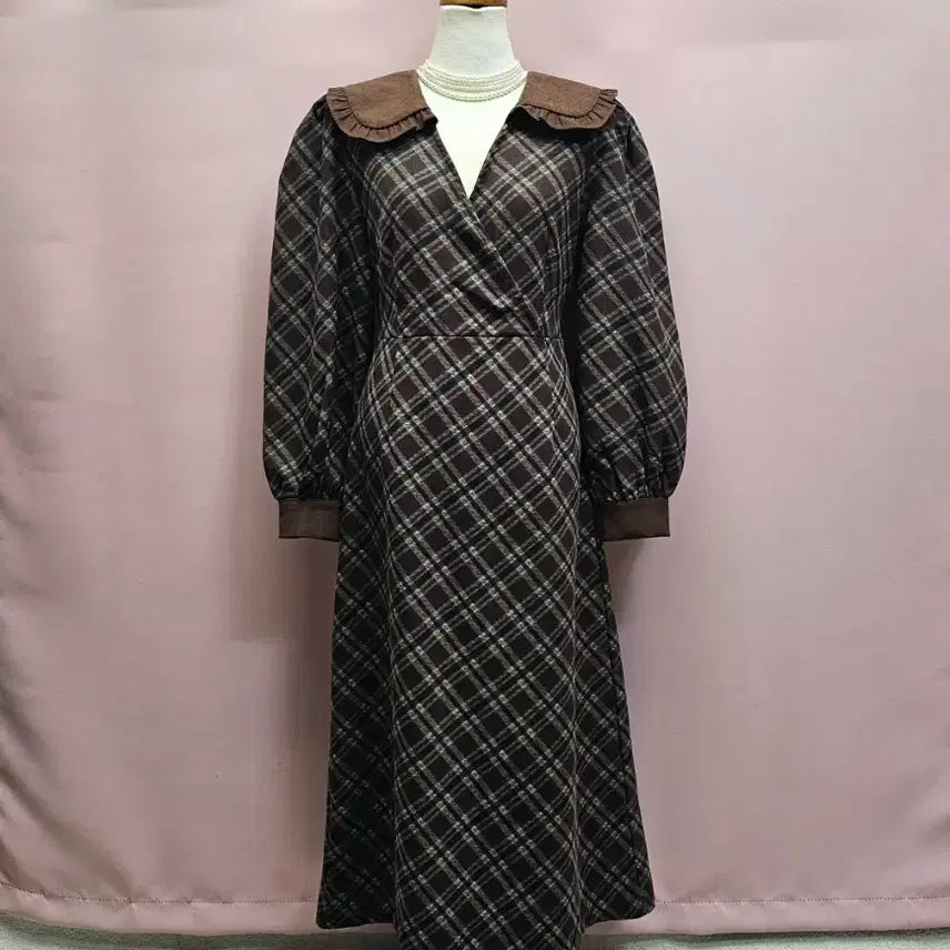 [BUNJANG] Oni Studio Brown Frill Collar Check Long Dress / oni studio 브라운 프릴카라 체크 롱원피스