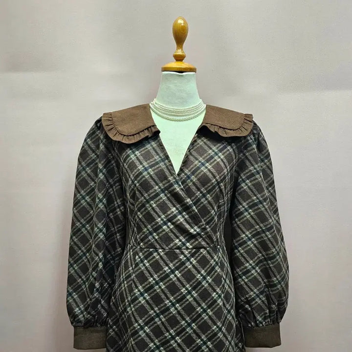 [BUNJANG] Oni Studio Brown Frill Collar Check Long Dress / oni studio 브라운 프릴카라 체크 롱원피스