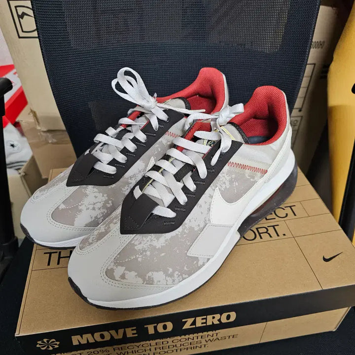 [BUNJANG] Nike Air Max Pre-Day SE Khaki Sneakers / 502- [새상품]나이키 에어맥스 프리데이 SE 카키 280