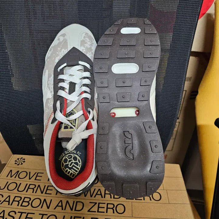 [BUNJANG] Nike Air Max Pre-Day SE Khaki Sneakers / 502- [새상품]나이키 에어맥스 프리데이 SE 카키 280
