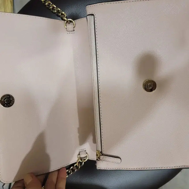 [BUNJANG] Michael Kors Pink Chain Crossbody Bag / 마이클코어스 핑크 체인 크로스백